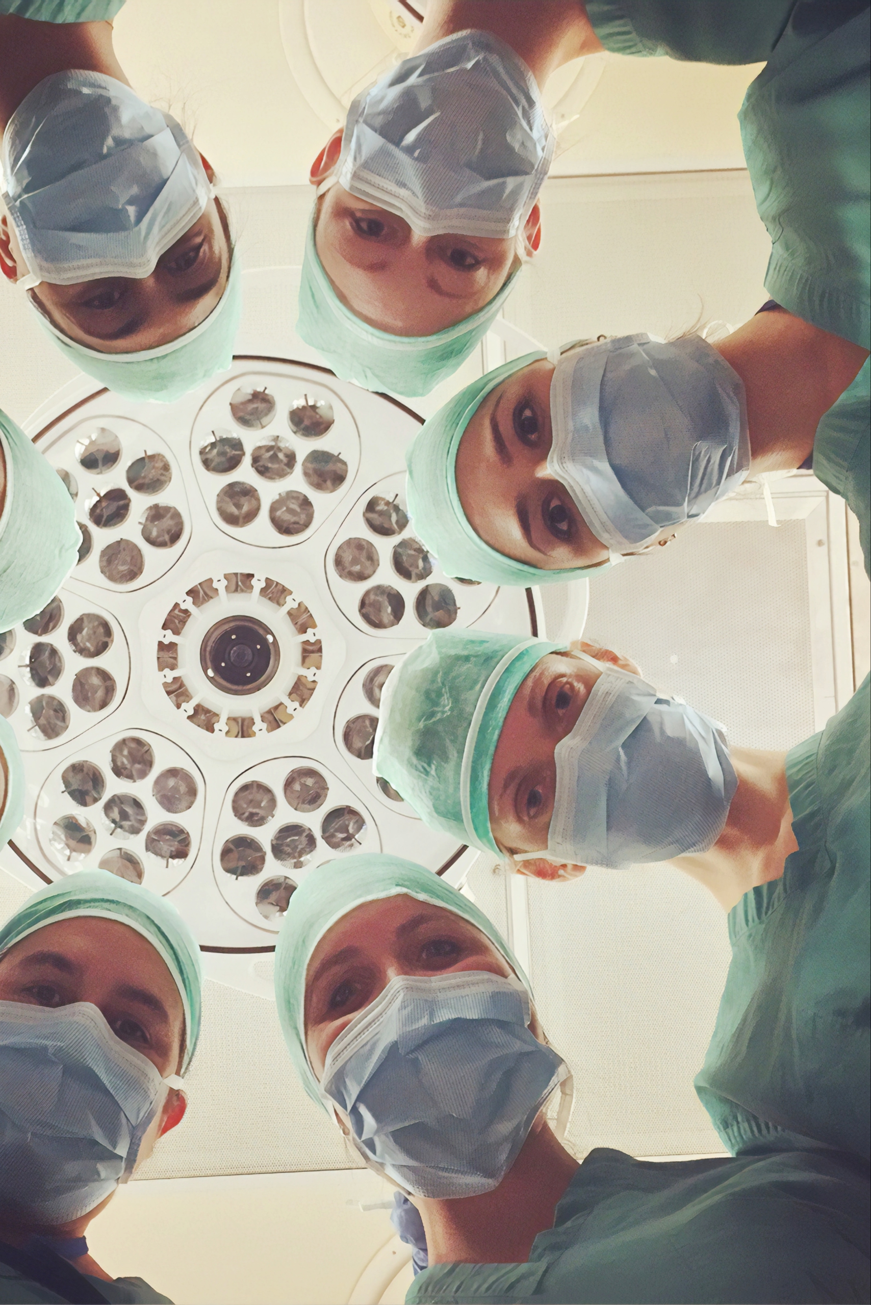 Foto: national-cancer-institute Ärzte in OP Saal